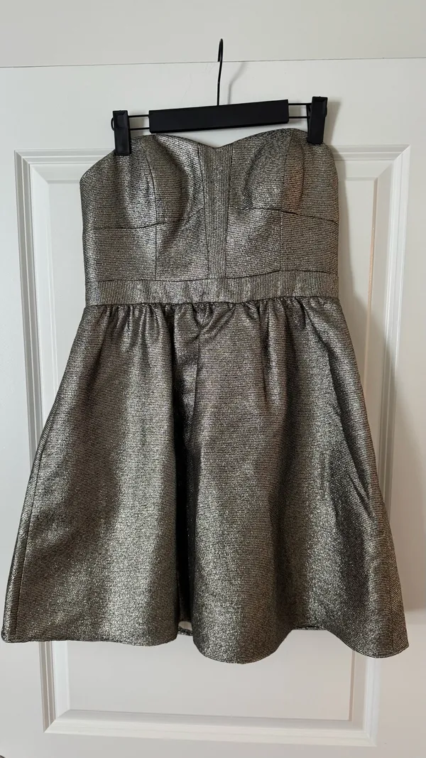 Gold Dress Size 6 - Image 3
