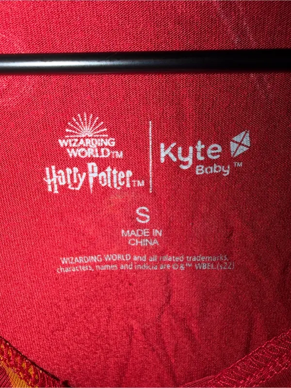 Kyte Baby Pajama Set Adult Unisex Gryffindor Harry Potter Size Small - Image 4