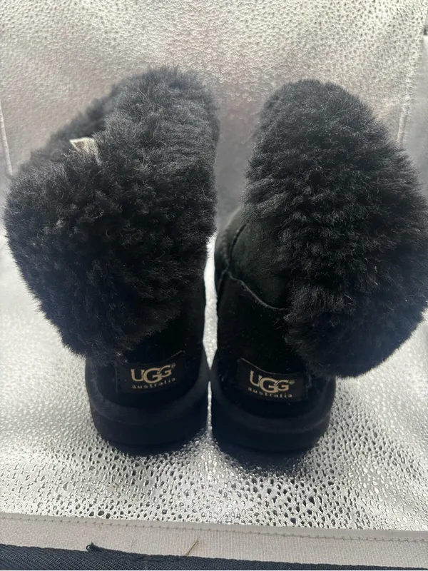 UGG Australia Bailey Button Boots US Size 6 Black Suede Short Fold Over - Image 3