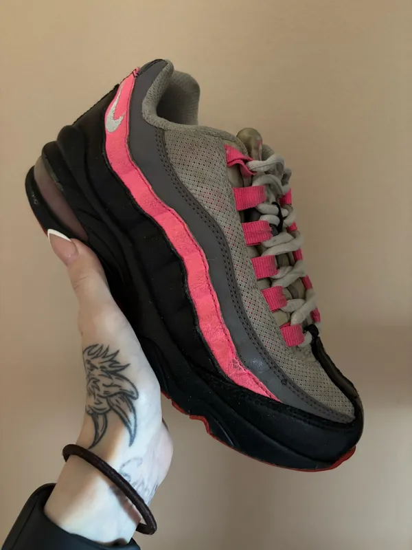 Nike Air Max 95 GS 'Black Pink Blast' - Image 2