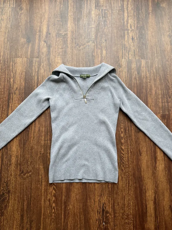 Eddie Bauer Women’s Gray Ribbed Quarter Zip Wing Collar Fitted Sweater - Size S - Image 2