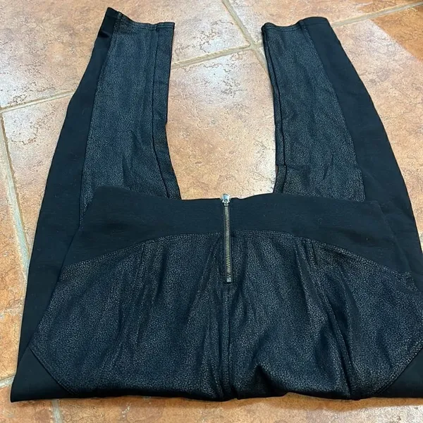 Abercrombie & Fitch stretchy Coated faux leather look leggings size M‎ - Image 4
