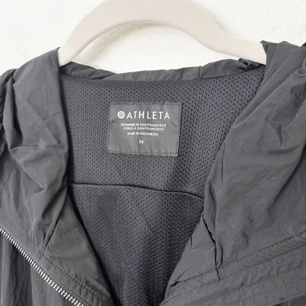 [Athleta] Black Day Drift Jacket Cropped Lightweight Windbreaker Size Medium M - Image 11