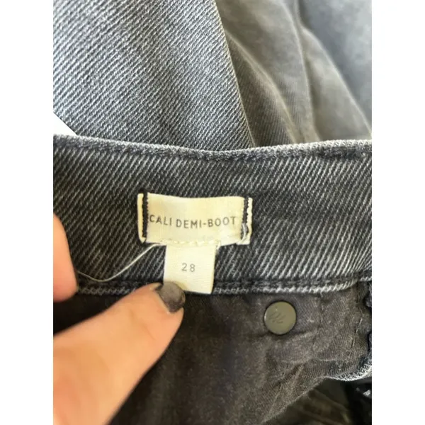 Madewell Cali Demi-Boot Jeans in Bayland Wash: Raw-Hem Edition Black Size 28 - Image 4