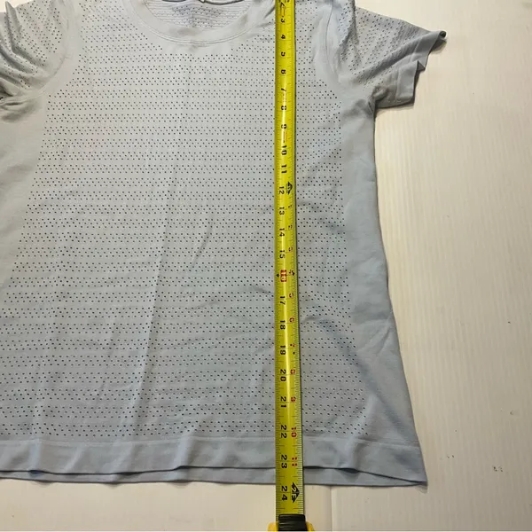Lululemon Breeze By Short Sleeve *Squad Daydream Light Blue T Shirt Women Sz 6 - Image 6