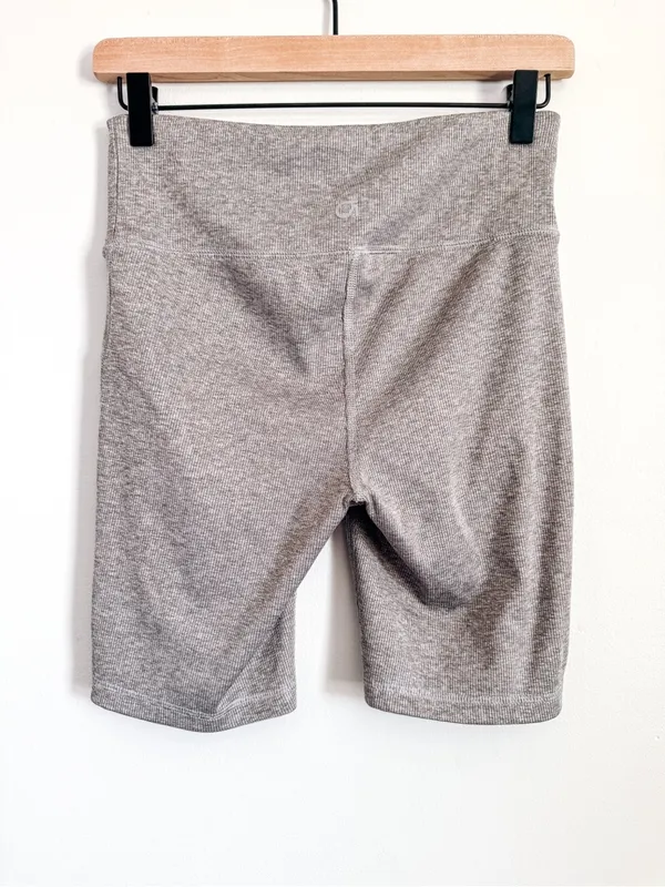 Gap Women's High-Waist Active Bike Shorts in Heather Gray Size Small - Image 5