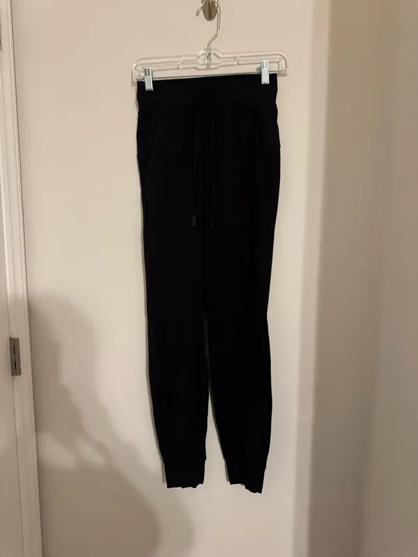 lululemon Ready to Rululu Women’s Black Jogger Pants Size 2 - Image 3