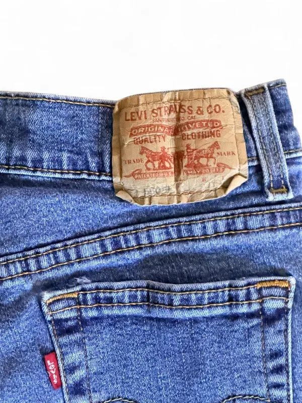 Levi’s 550 Classic Relaxed Bootcut Stretch Jeans Women’s Size 6M - Image 5