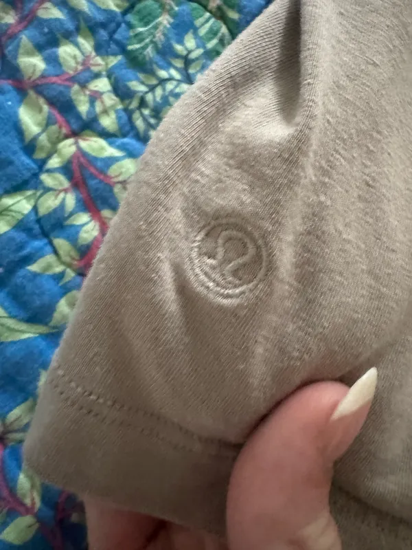 Lululemon Tee Short Sleeve - Image 3