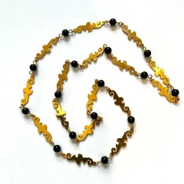 Gold tone and black beaded necklace - Image 2