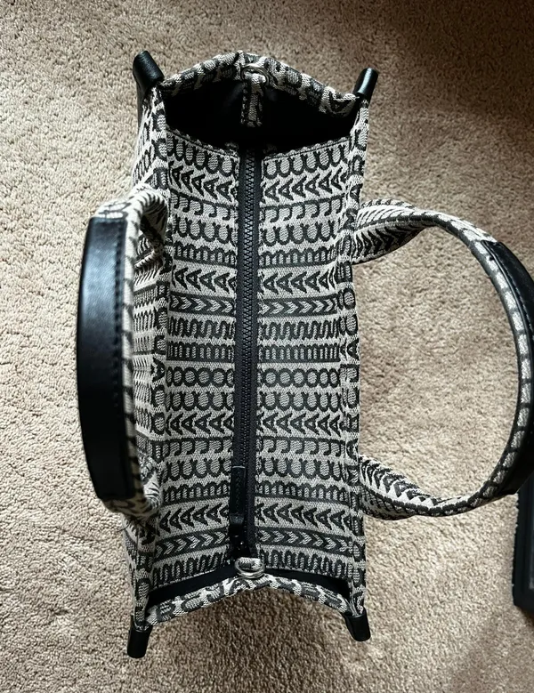 Marc Jacobs Tote - Image 5