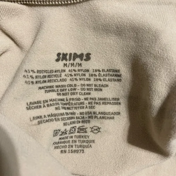 SKIMS Low Back Sculpting Bodysuit M - Image 6