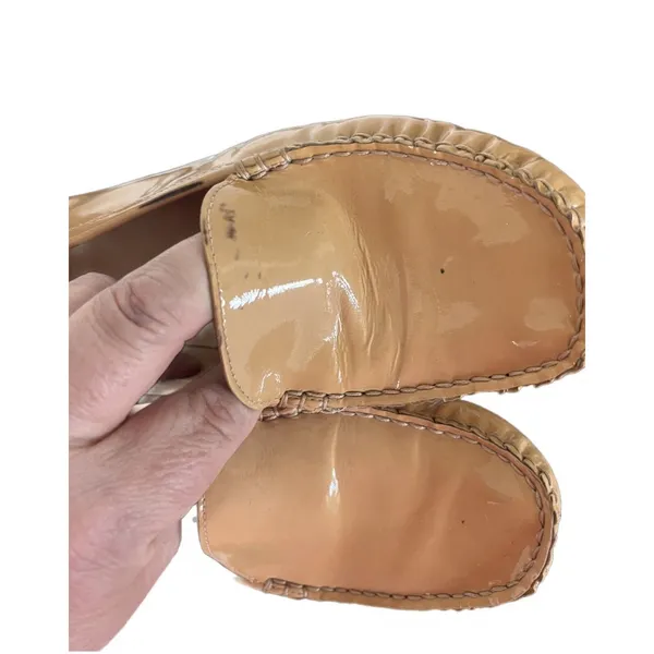 Stuart Weitzman Patent Leather Tan Loafer Driving Shoe Size 9 - Image 9
