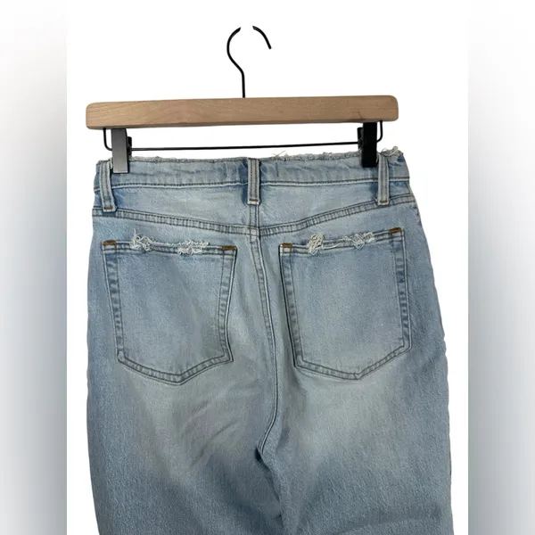Abercrombie High‎ Rise Mom Jeans Size 28 Distressed Light Wash Raw Hem Denim - Image 5