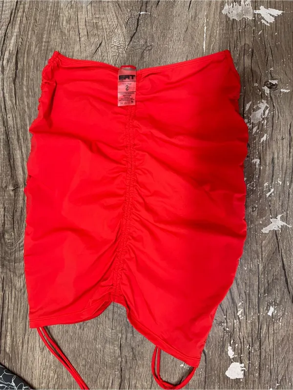 TA3 red Mini Triangle Skirty size small - Image 5