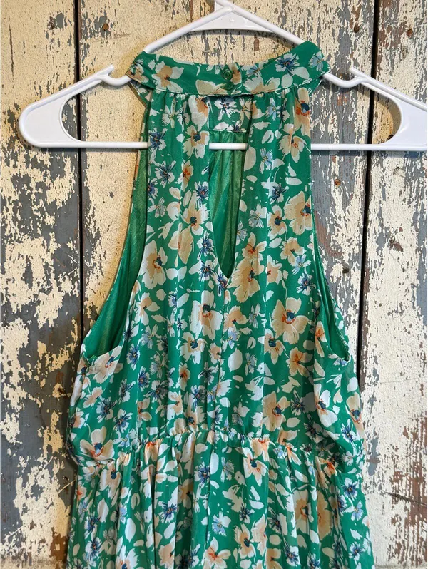 NWT Sienna Sky Green Floral Halter Neck Dress size Medium - Image 4