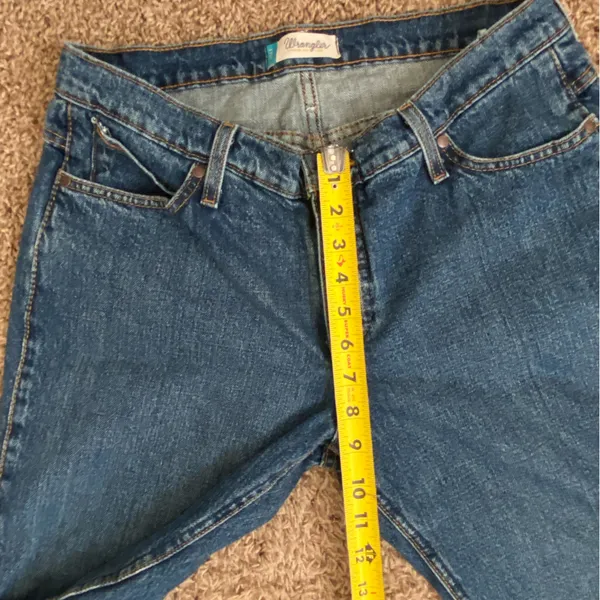 Women’s Wranglers size 11/12 x 30 - Image 4
