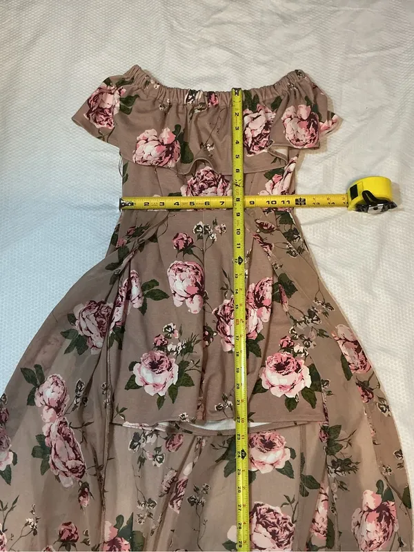 Off-Shoulder Floral Maxi Dress in Taupe with Pink Roses - Image 4