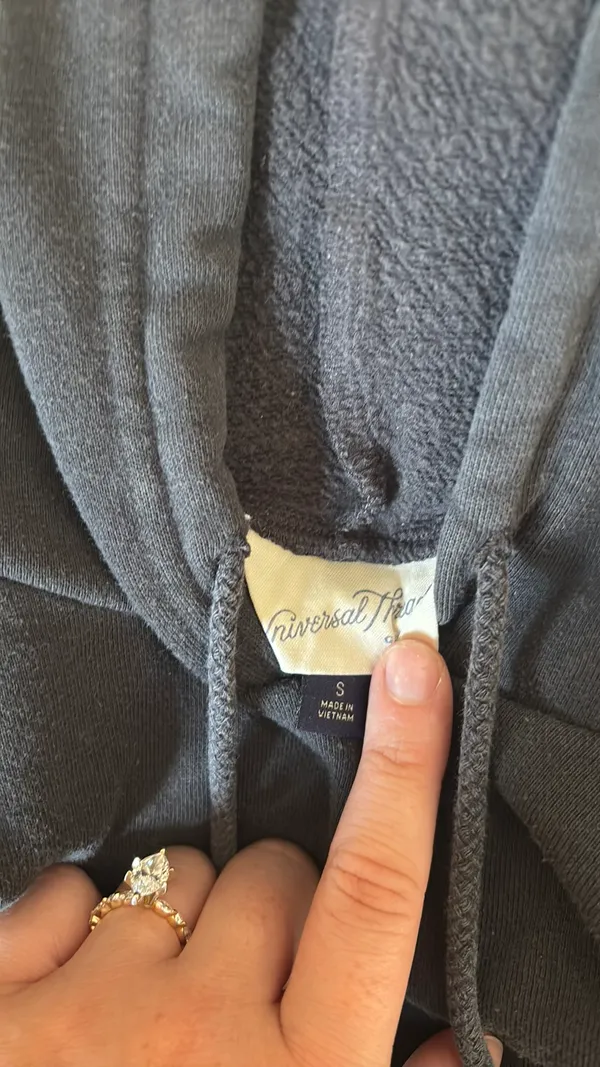 Universal Threads Sweatshirt - Image 3