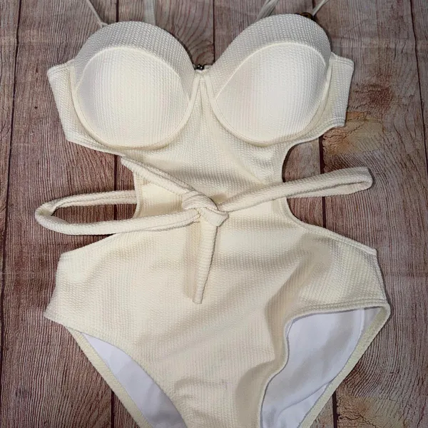 Small Textured Cream Cutout Underwire One - Image 5