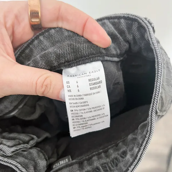 [American Eagle Outfitters] Washed Black High Rise Tapered Stretch Mom Jeans 6 - Image 9
