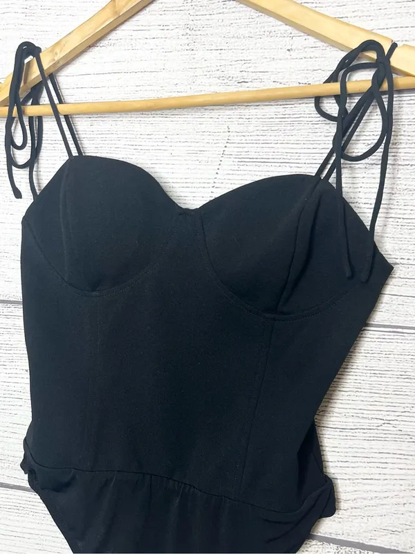 Lulu's Black Bustier Structured Cup Sweetheart Shoulder Tie Bodysuit Size Medium - Image 4