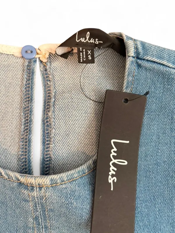 Lulus NWT Medium Wash Denim Sleeveless Crop Top Slit Back XS - Image 2