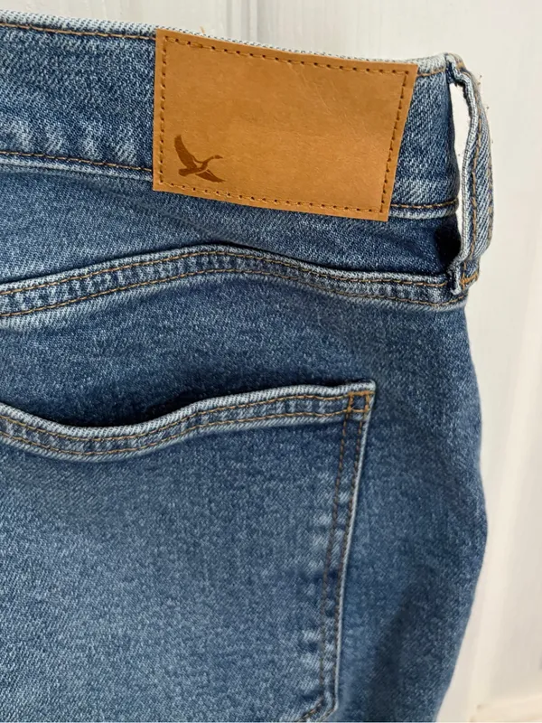 NWT!!! Eddie Bauer Authentic Perfect Straight Leg Jean in Vintage Wash - Image 11