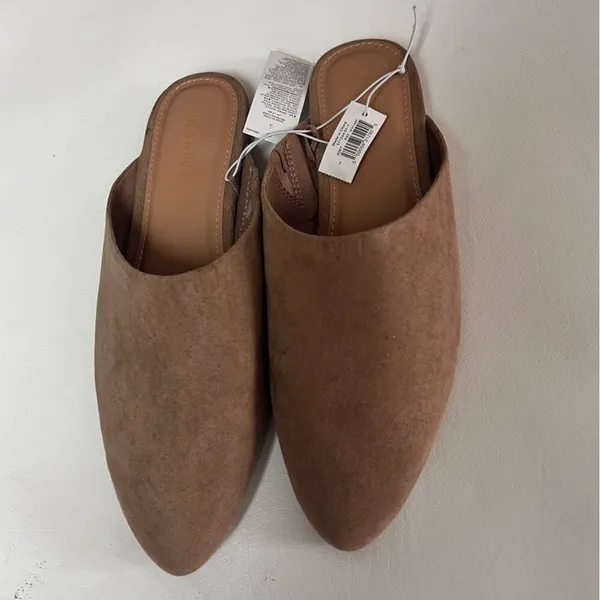 Old Navy Trendy Fall Style Low Heel Women's Faux Suede Taupe Mule Slide Sz 7 - Image 3