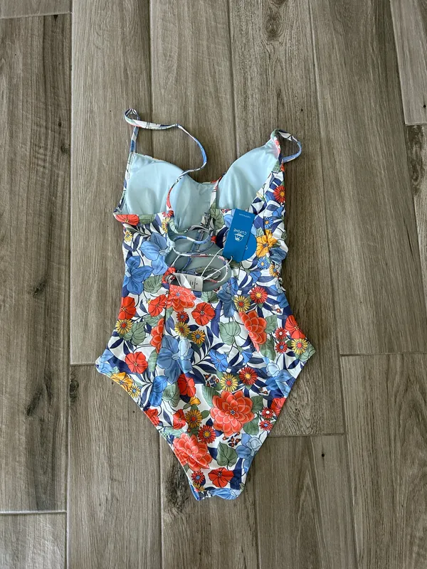 Cupshe One-Piece Floral Bathing Suit - Image 2