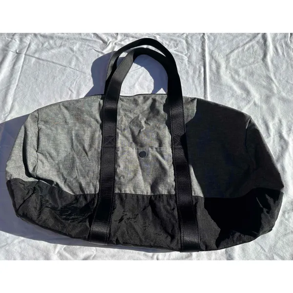 Lucy Athletics Duffel Grey Textured Shoulder‎ Strap Zip Unisex Size Medium - Image 8