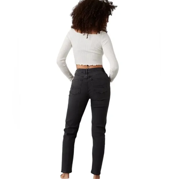 American Eagle Outfitters Mom Jean in Black Wash Charcoal Grey Size 8 - Image 3