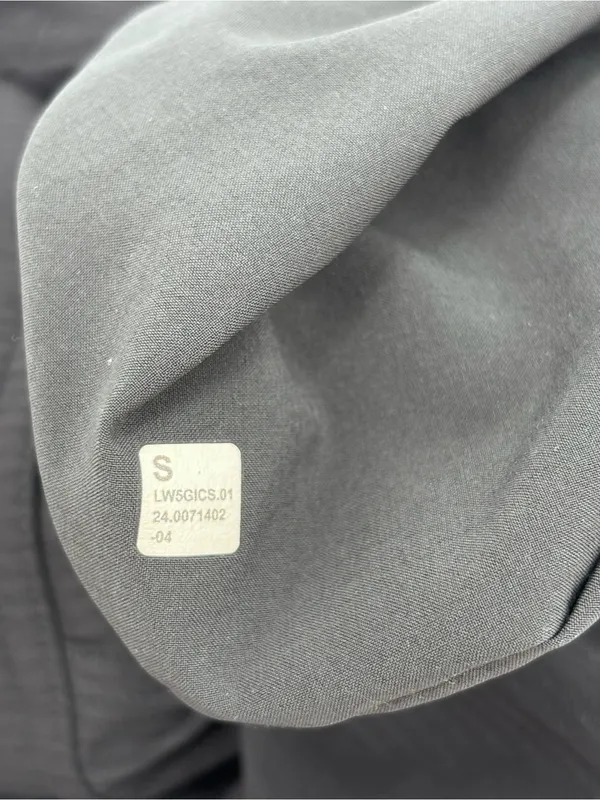 (E-576) lululemon athletica Black Cargo Joggers with Drawstring Waist - Image 2