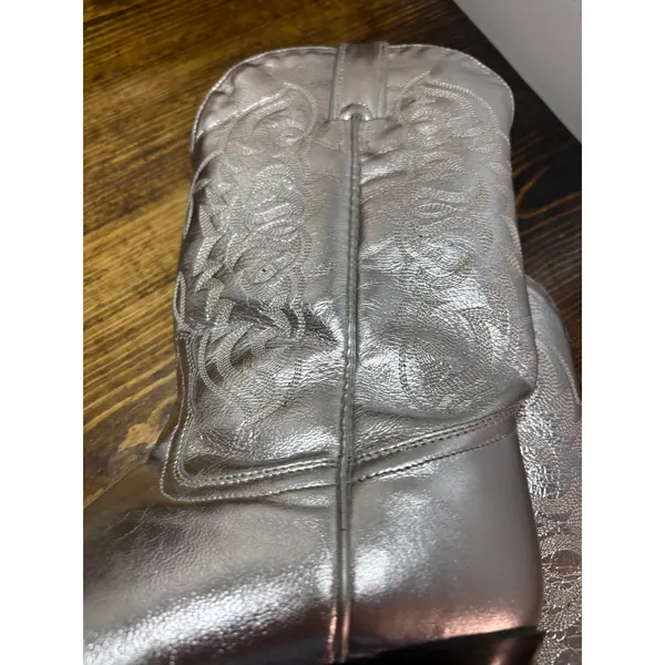 Tony Lama Silver Metallic Cowgirl Boots‎ SIze 6.5 - Image 6