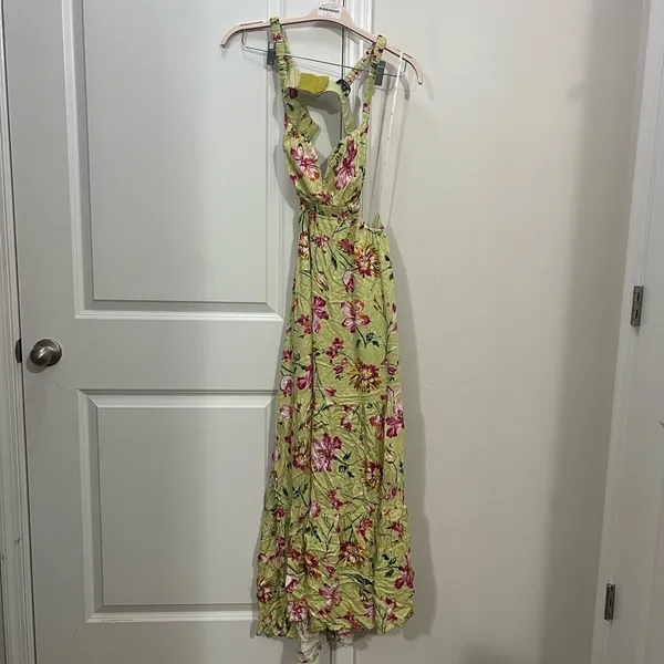 Lulu’s Sweet Statement Chartreuse Floral Print Cutout Maxi Dress Size Medium $89 - Image 2