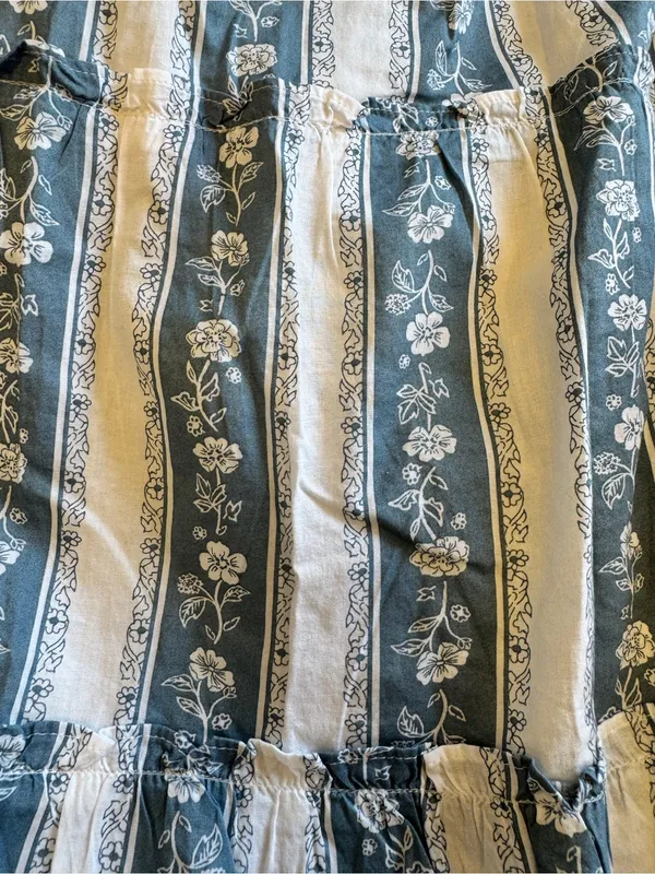 J. Crew blue Floral Smocked midi dress size large - Image 9