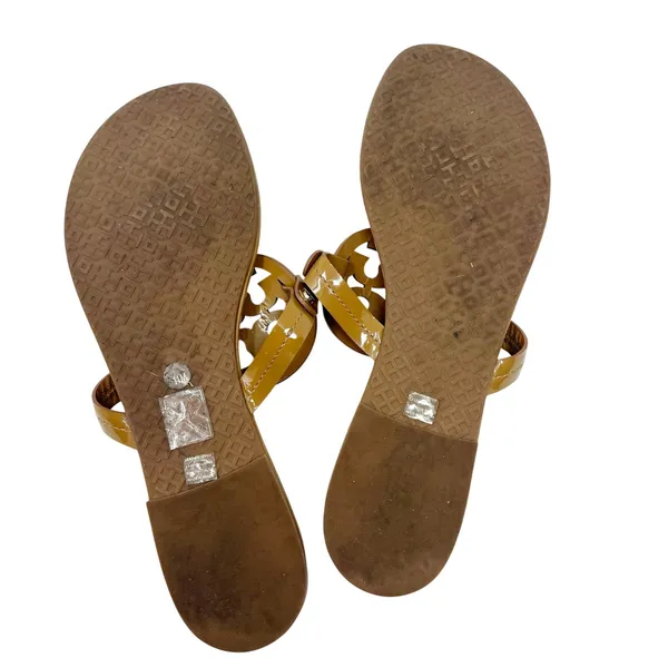 Tory Burch Miller Sandal Tan Patent Leather Logo Medallion Thong Flat Size 11 - Image 6