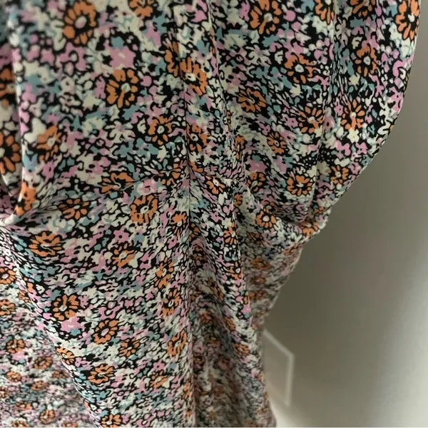 Rose & Olive Top Tunic Floral Split Neckline 3/4 Sleeve Smocking Pink Blue White - Image 9