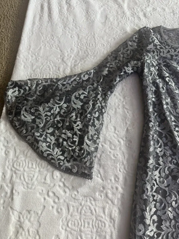 White House Black Market Size 8 Metallic Silver Bell Sleeve Dress - Image 6