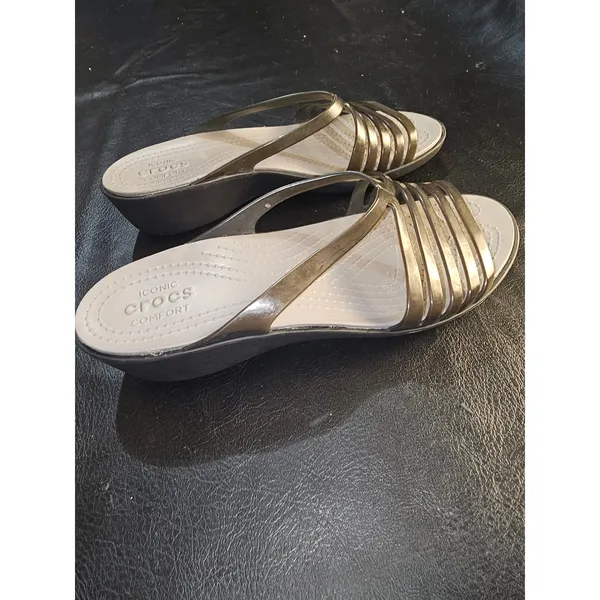 Crocs Womens‎ Isabella Bronze Gold Mini Wedge Sandals 8 - Image 4