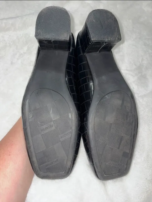 Youngshow faux crocodile block heels Black Size 9 - Image 4