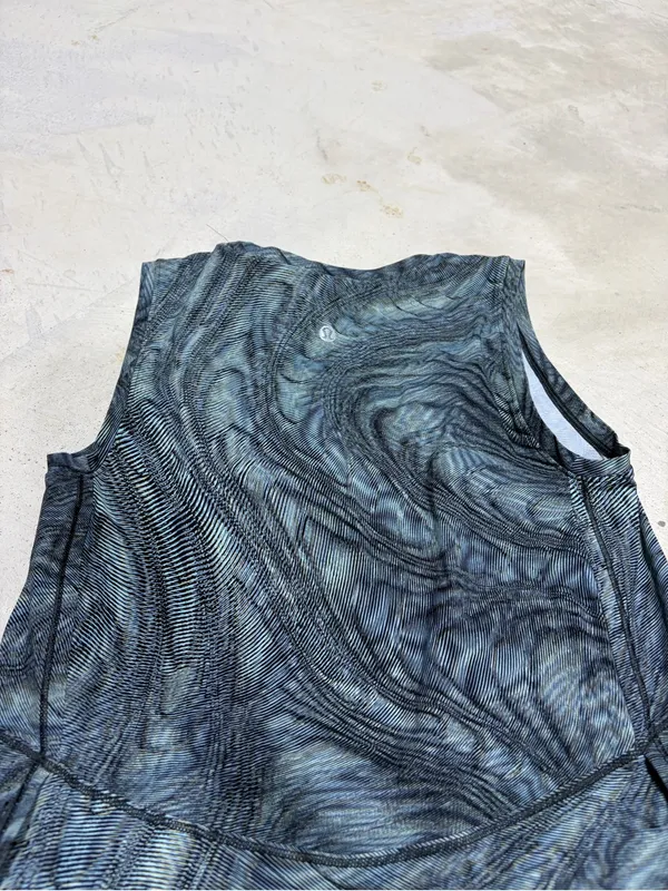 Lululemon high neck split hem run tank top 2 - Image 7