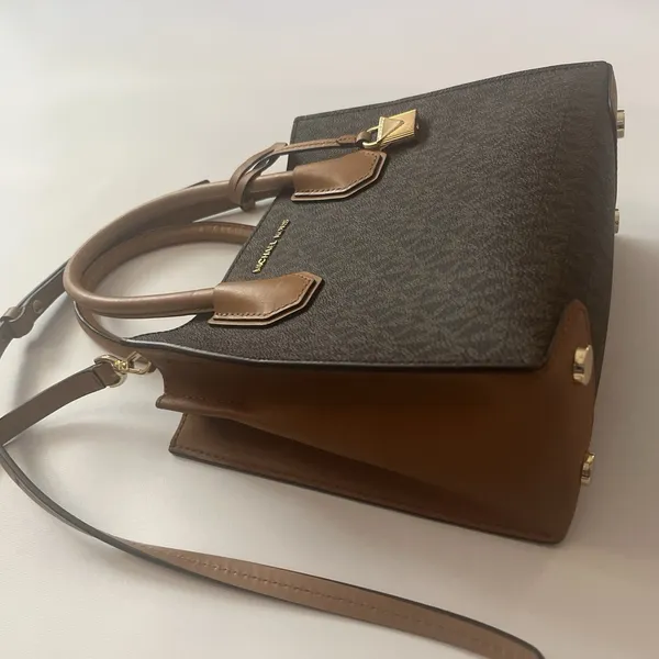 MICHAEL Michael Kors NWOT Mercer Shopper Crossbody Bag with removable strap. - Image 4
