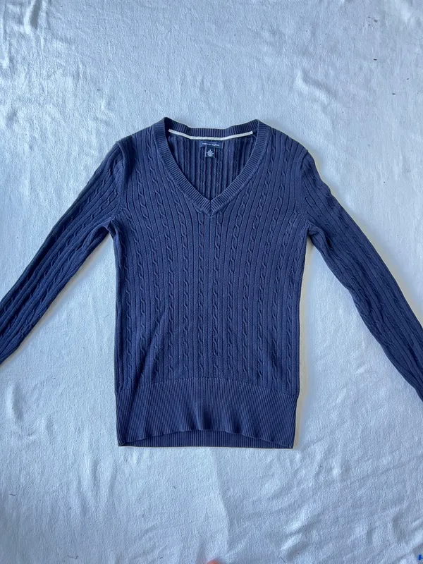 Tommy Hilfiger Women’s Lightweight Knit Sweater - Size M - Image 2