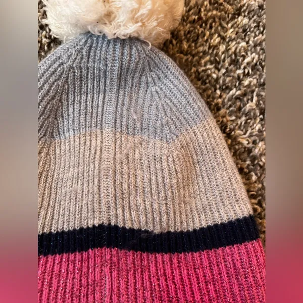 GAP Women's Striped Pom Pom Shimmery Winter Hat Beanie‎ One Size - Image 7