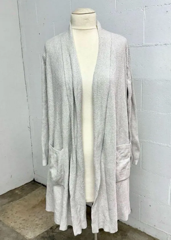 Barefoot dreams cozy chic fluffy robe - Image 2