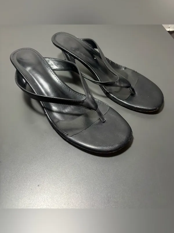 Black Kitten-Heel Thong Sandals - Image 4
