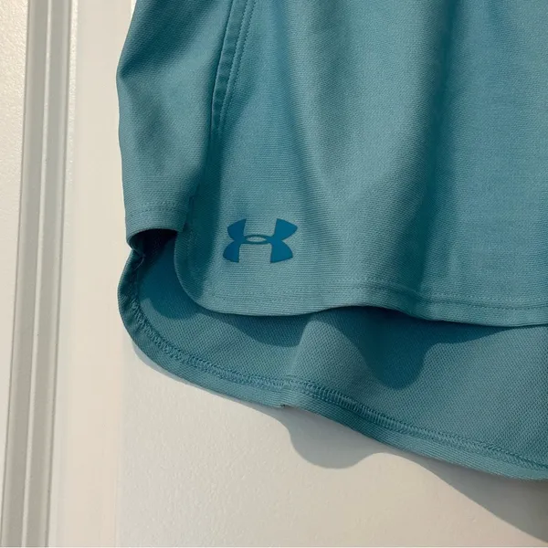 Under Armour Heatgear Loose Fit Shorts - Image 2