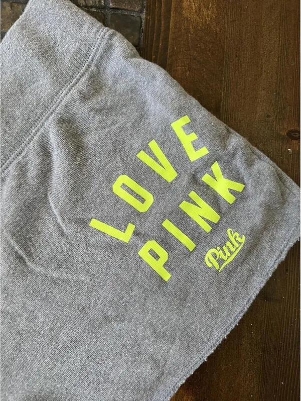 Vintage Y2K McBling Victoria’s Secret PINK Low-Rise Sweat Shorts size large 💚 - Image 2