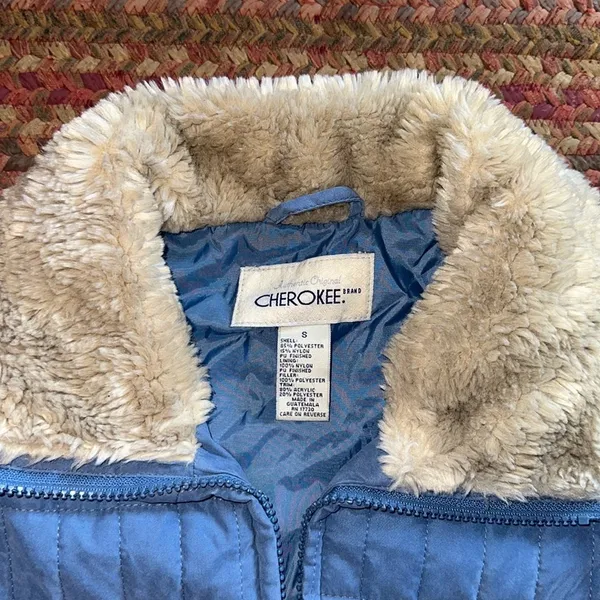 Vtg Cherokee Blue Quilted Faux Fur Trim Jacket - Image 2